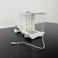Mettler Toledo XP105 DeltaRange Analytical Balance image 0